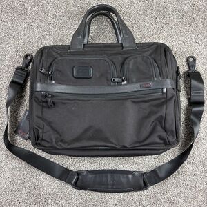Tumi Alpha 2 Expandable Organizer Laptop Brief 26145d2 Black W/ Strap